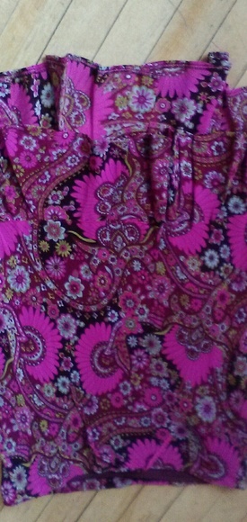 Guess Collection Floral Skirt - Picture 2 of 5